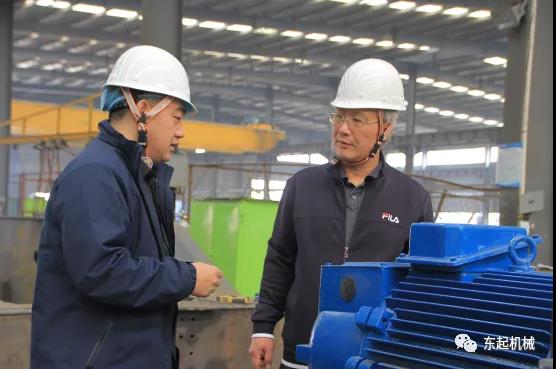 河南工業(yè)大學(xué)機(jī)電工程學(xué)院院長(zhǎng)、碩士研究生導(dǎo)師惠延波教授等一行蒞臨東起集團(tuán)參觀考察